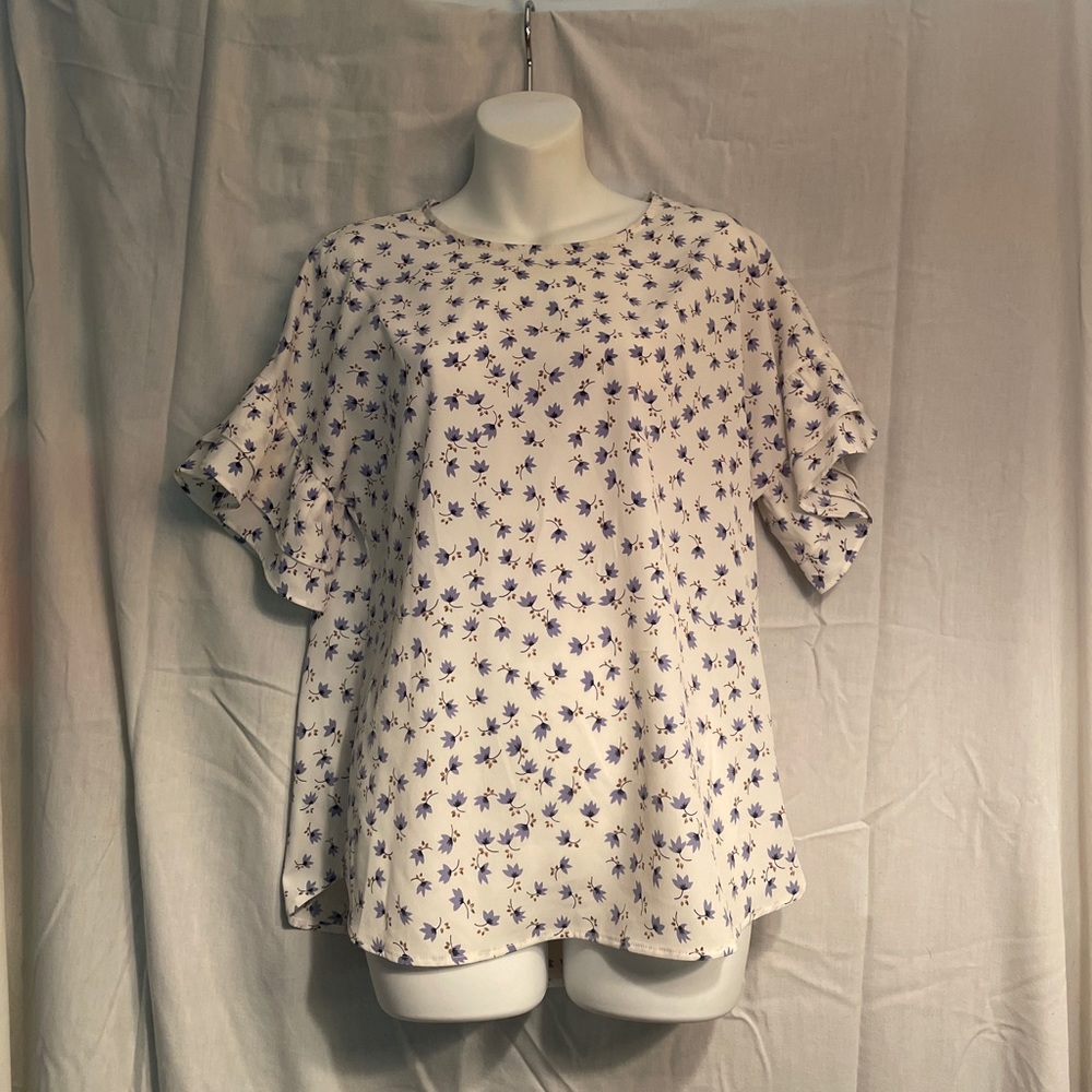 PLEIONE Blouse - Ruffles sleeves.  Size XS.